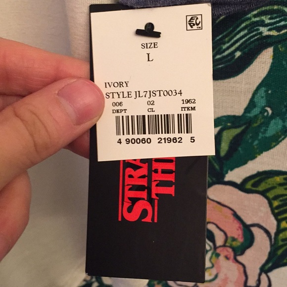 NWT Stranger Things Bob Is The New Barb Shirt - Picture 5 of 6